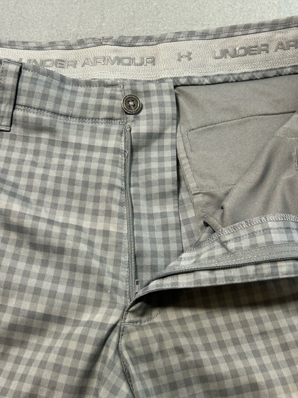 Under Armour Men’s Gray Plaid Golf Shorts - Picture 3 of 9